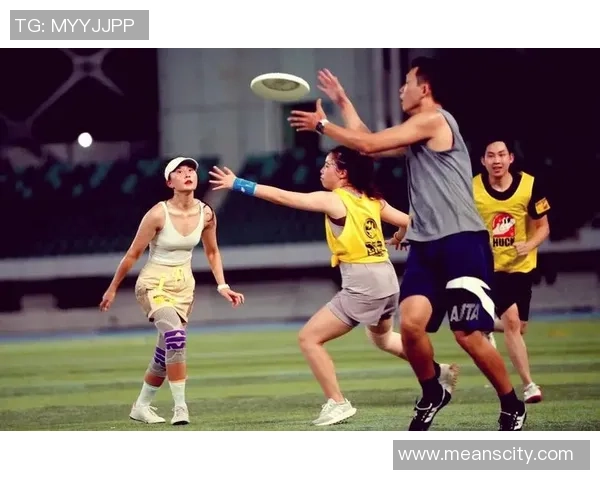 深圳飞盘队展现灵活性与团队协作的魅力与挑战